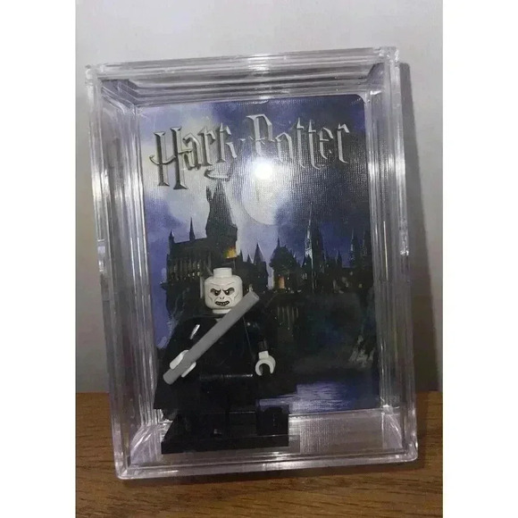Lego Harry Potter Lord‎ Voldemort Mini Fig In Plastic Case and Card VINTAGE - Picture 1 of 5
